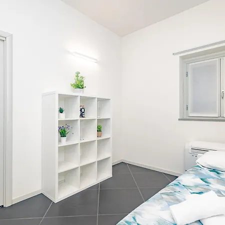 Flo Apartment