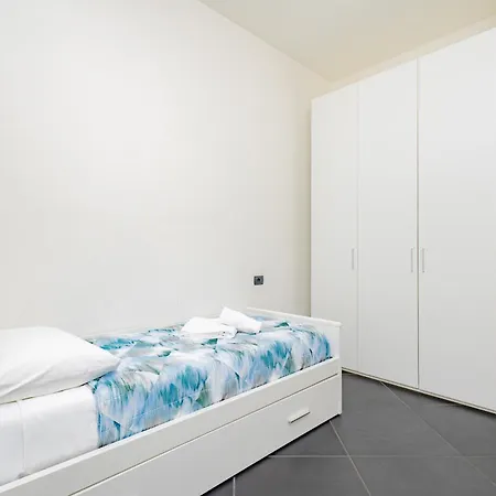 Flo Apartment *