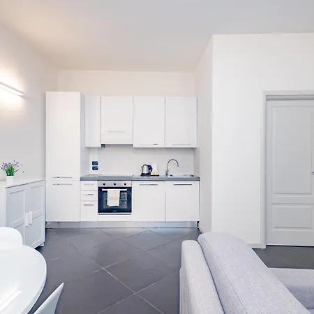 Flo Apartment *